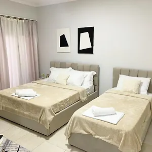 Chlo 1 Apartment