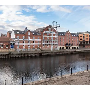 Riverside Apt - Heart Of The I Pass The Keys , York United Kingdom